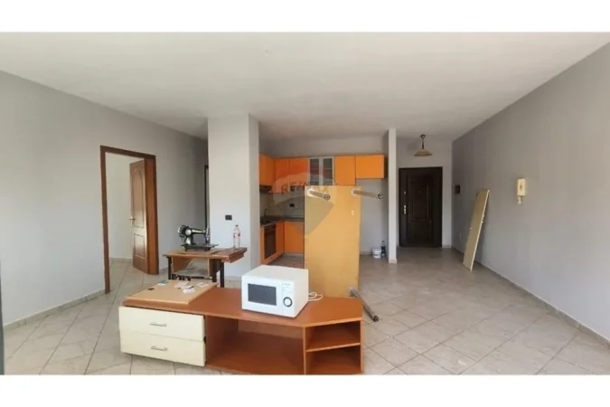 Tirane, shitet apartament 2+1+Ballkon , 121 m² 278.000 € 