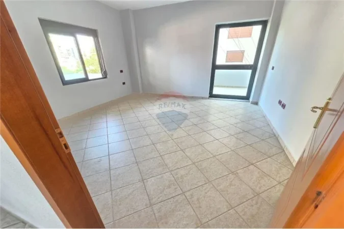 Tirane, shitet apartament 2+1+Ballkon , 121 m² 278.000 € 