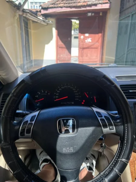 Tirane, shes makine Honda Acord Nafte, blu manuale Klima 247.000 km 1.600 €