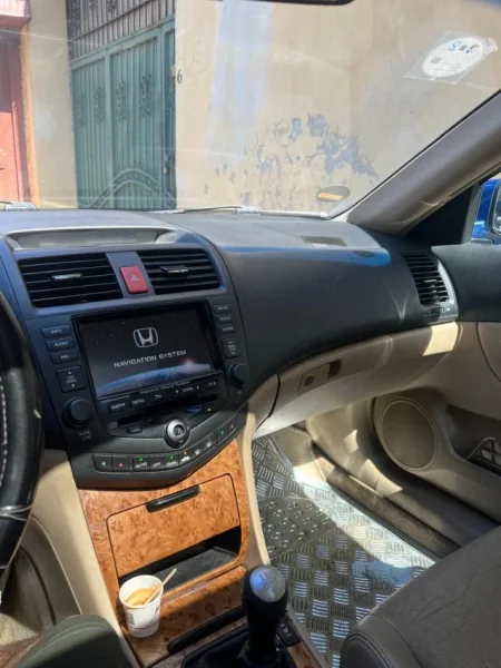 Tirane, shes makine Honda Acord Nafte, blu manuale Klima 247.000 km 1.600 €