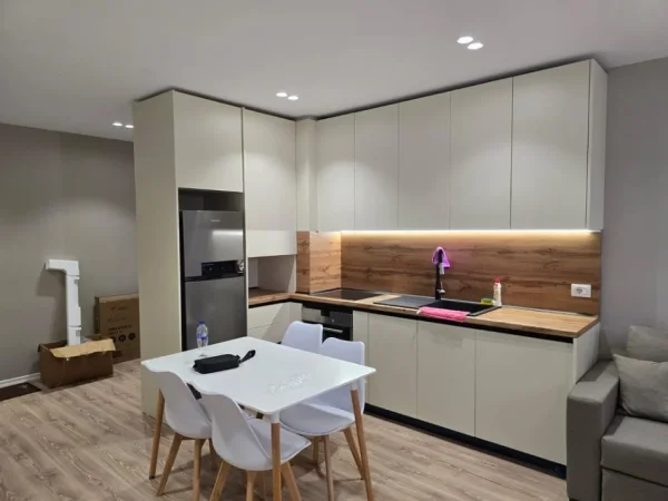 Tirane, jepet me qera apartament 2+1 Kati 2, 84 m² 550 € (QTU)