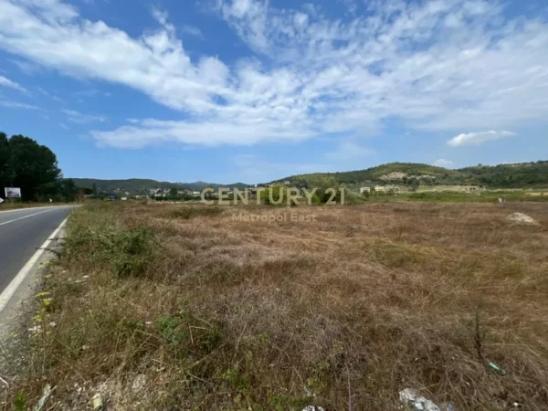 Durres, shitet toke , 1.635 m² 180.000 € (Gjiri i Lalzit)