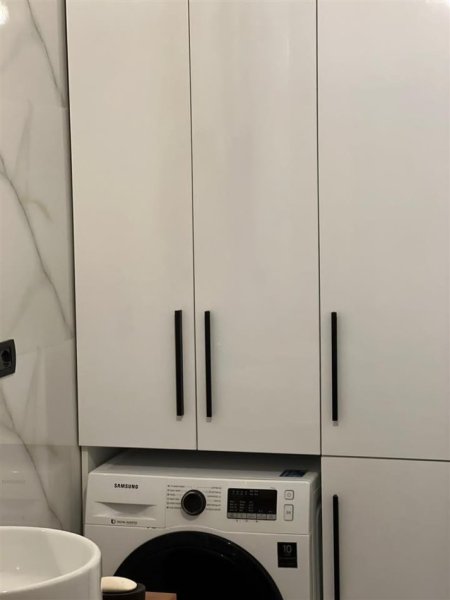 Tirane, jepet me qera apartament 1+1 Kati 3, 500 € (Rruga Dibres prane universitetit te mjekesise)