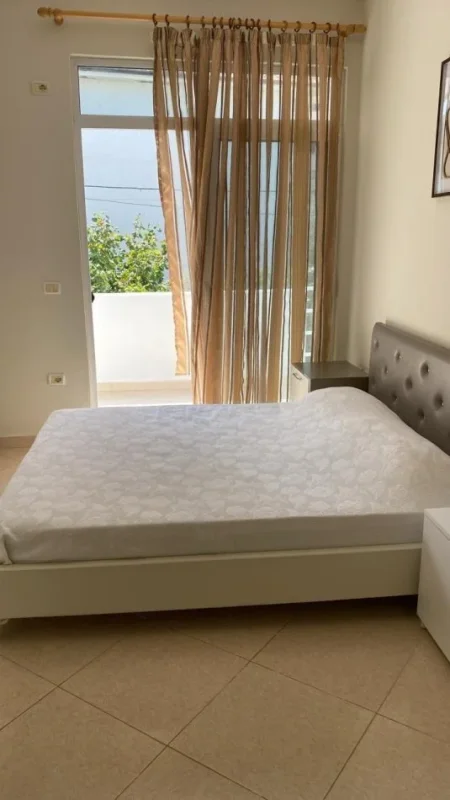 Tirane, jepet me qera apartament 1+1+Ballkon Kati 3, 70 m² 440 € (muhamed deliu)