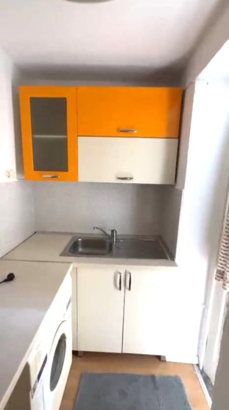 Tirane, jepet me qera apartament 2+1 Kati 3, 90 m² 650 € (JEPET ME QERA NJE APARTAMENT 2+1 TEK SHESHI WILSON)