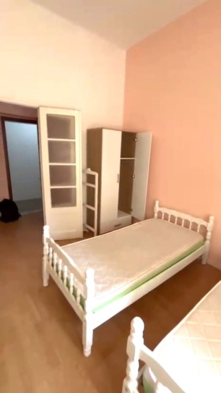 Tirane, jepet me qera apartament 2+1 Kati 3, 90 m² 650 € (JEPET ME QERA NJE APARTAMENT 2+1 TEK SHESHI WILSON)