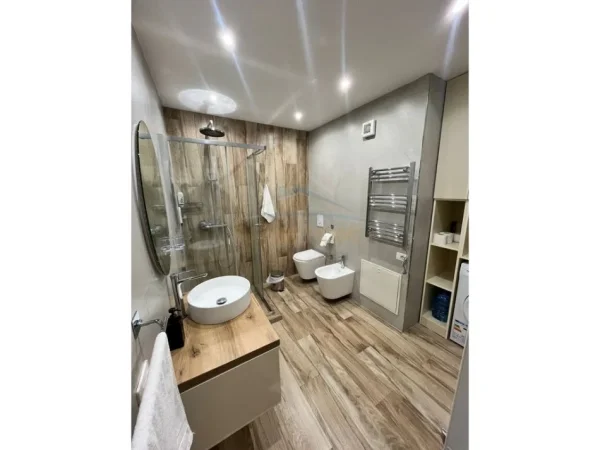 Durres, shitet apartament 1+1+Ballkon Kati 7, 95 m² 290.000 € (Vollga)