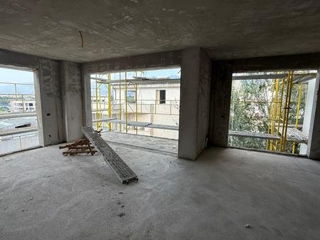 OKAZION Tirane, shitet apartament 2+1+2+Ballkon Kati 4, 114 m² 228.400 € (Liqeni i Thate)