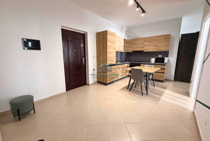 Vlore, shitet apartament 1+1+Ballkon Kati 5, 82 m² 115.000 € (ALBANO-ROMINA)