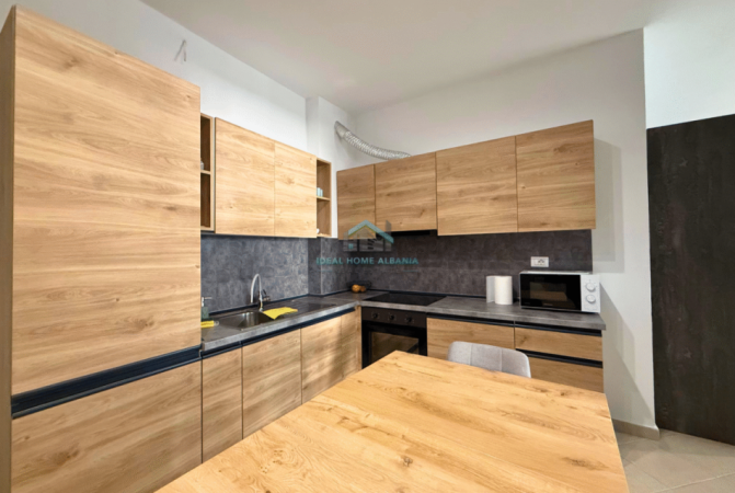 Vlore, shitet apartament 1+1+Ballkon Kati 5, 82 m² 115.000 € (ALBANO-ROMINA)