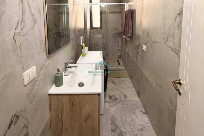 Vlore, shitet apartament 1+1+Ballkon Kati 5, 82 m² 115.000 € (ALBANO-ROMINA)