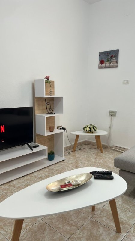 Tirane, jepet me qera apartament 1+1 Kati 6, 550 € (zogu i zi)