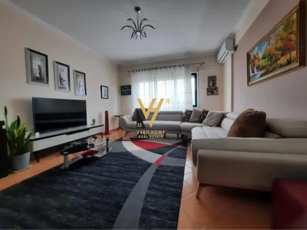 Tirane, jepet me qera apartament 2+1 Kati 7, 90 m² 600 € (DON BOSKO)