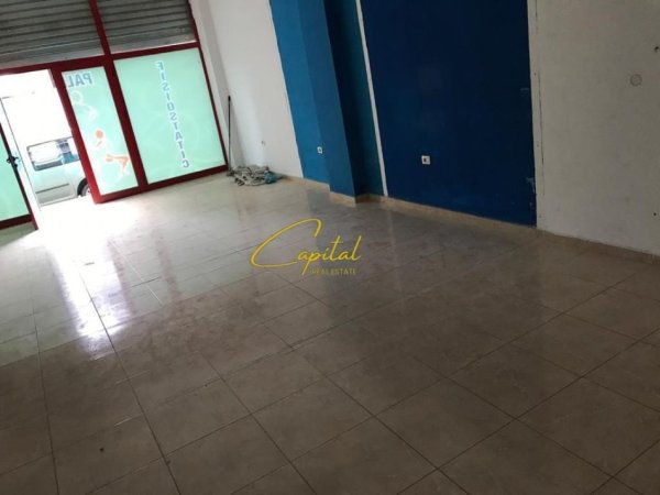 Tirane, jepet me qera ambjent biznesi Kati 0, 60 m² 330 € (RRUGA KONGRESI I MANASTIRIT)