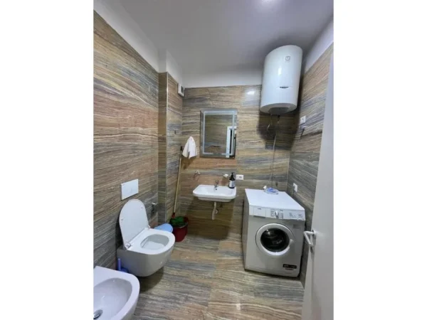 Tirane, shitet apartament 2+1+Ballkon Kati 5, 125 m² 180.000 € 