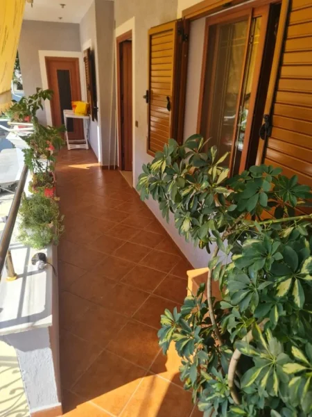 Tirane, jepet me qera apartament 1+1+Ballkon Kati 2, 60 m² 450 € (QSUT)