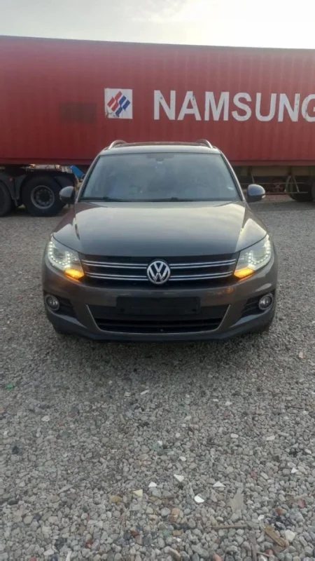 Tirane, shitet makine Tiguan Nafte, gri e erret automatik Klima 152 km 11.800 €