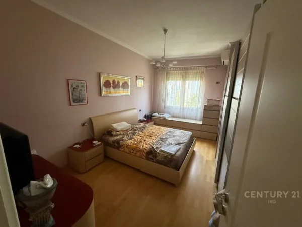 Tirane, shitet apartament 2+1+Aneks+Ballkon Kati 3, 124 m² 215.000 € (Brryli)