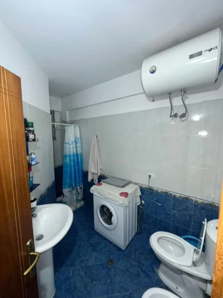 Durres, shes apartament 1+1+Ballkon Kati 5, 56 m² 63.999 € (Zona Policia, Durrës)
