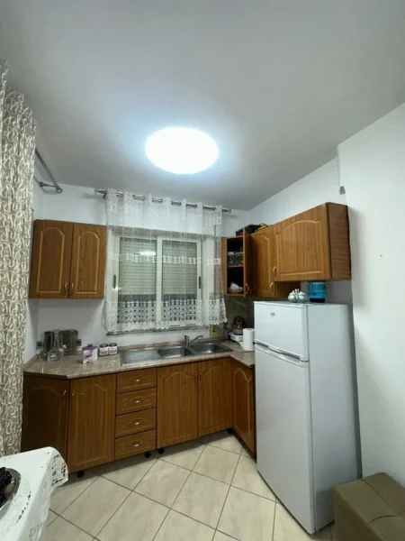 Durres, shes apartament 1+1+Ballkon Kati 5, 56 m² 63.999 € (Zona Policia, Durrës)