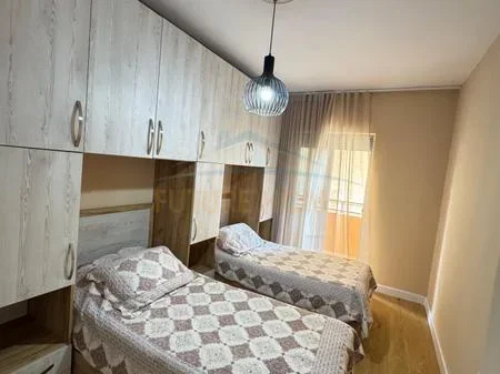 Tirane, shitet apartament 2+1+2+Ballkon Kati 5, 88 m² 127.000 € (Misto Mame)