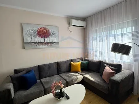 Tirane, shitet apartament 2+1+2+Ballkon Kati 5, 88 m² 127.000 € (Misto Mame)
