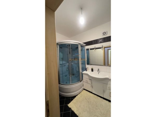 Tirane, jepet me qera apartament 2+1+Ballkon Kati 6, 86 m² 900 € (Bulevardi Zogu 1)