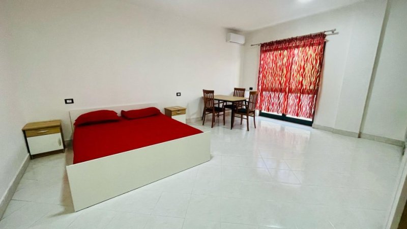 Tirane, jepet me qera garsonier 1+1 Kati 2, 40 m² 300 € (sanatoriumi)