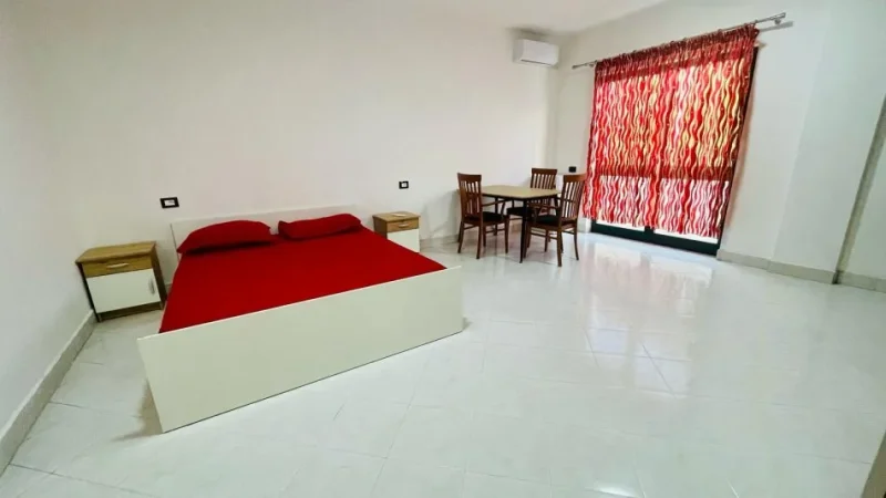 Tirane, jepet me qera garsonier 1+1 Kati 2, 40 m² 300 € (sanatoriumi)
