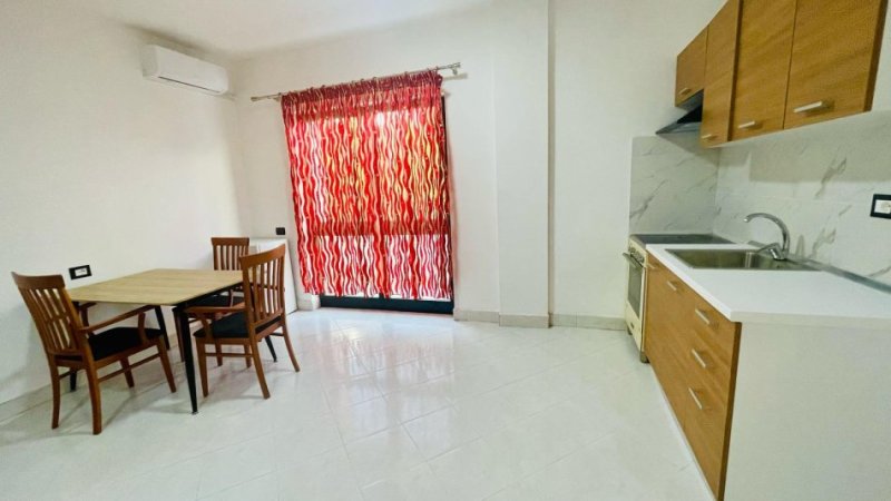 Tirane, jepet me qera garsonier 1+1 Kati 2, 40 m² 300 € (sanatoriumi)
