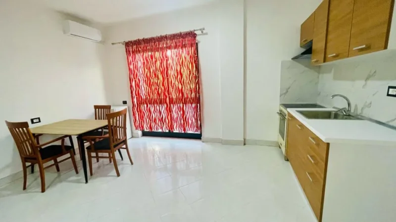 Tirane, jepet me qera garsonier 1+1 Kati 2, 40 m² 300 € (sanatoriumi)