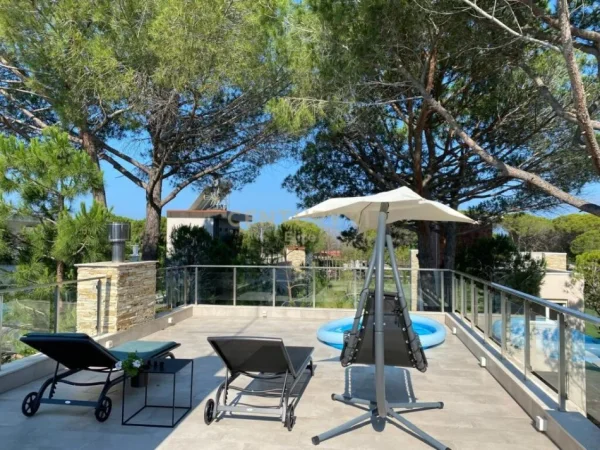 Gjiri Lalezit | Hamallaj, shitet Vile Kati 1, 280 m² 750.000 € (Kompleksi Lura 3 ne gjirin e lalzit)