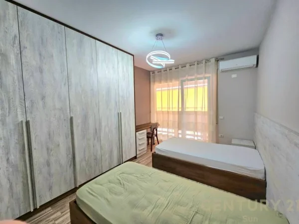 Tirane, jepet me qera apartament 2+1+Aneks+Ballkon Kati 5, 116 m² 800 € (Stacioni i Trenit , Hipoteka)