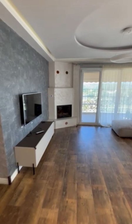 Tirane, jepet me qera apartament 3+1+Ballkon Kati 4, 138 m² 1.800 € (Kopshti Zoologjik)