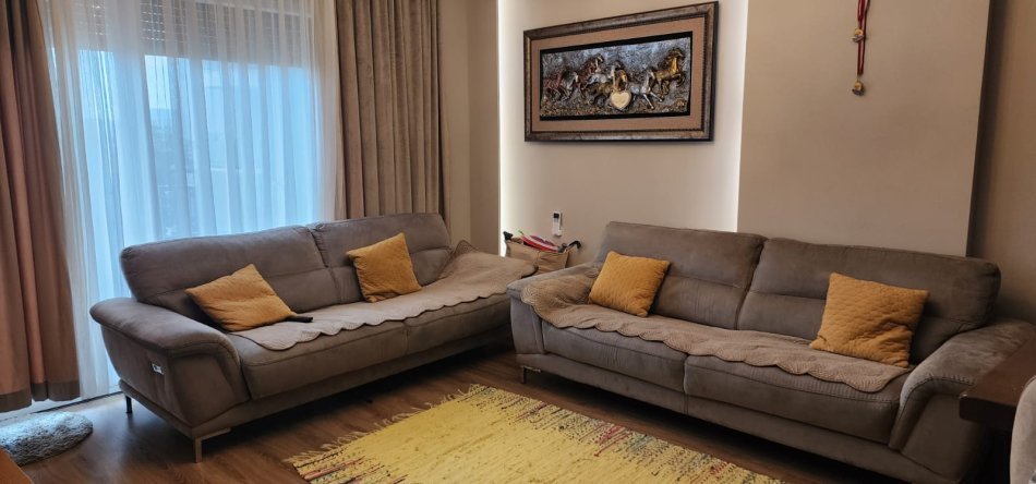 Tirane, jepet me qera apartament 2+1+Ballkon Kati 6, 100 m² 700 € (Ish Fusha e Aviacionit)