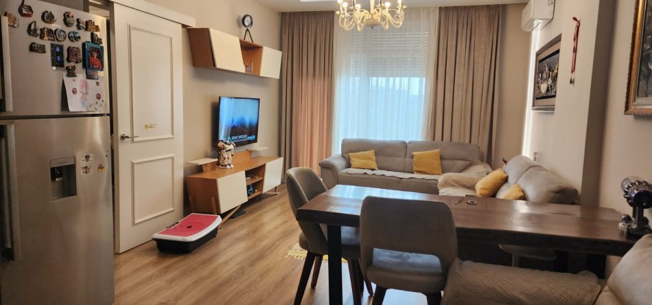 Tirane, jepet me qera apartament 2+1+Ballkon Kati 6, 100 m² 700 € (Ish Fusha e Aviacionit)