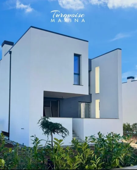 Durres, shitet Vile 4+1+Aneks+Ballkon Kati 2, 550 m² 600.000 € (rruga gjiri i lalezit)