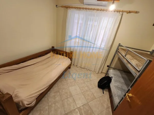 Tirane, shitet apartament 2+1+Ballkon Kati 3, 240 m² 400.000 € (BLLOKU)