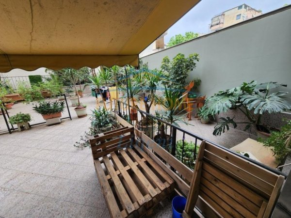 Tirane, shitet apartament 2+1+Ballkon Kati 3, 240 m² 400.000 € (BLLOKU)