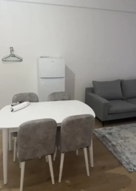 Tirane, jepet me qera apartament 2+1 Kati 3, 97 m² 530 € 