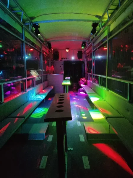 Durres, shitet party bus, nafte, e bardhë, manuale