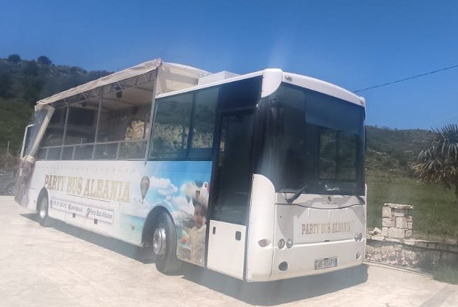 Durres, shitet party bus, nafte, e bardhë, manuale