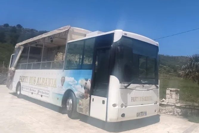 Durres, shes Autobus Party Bus