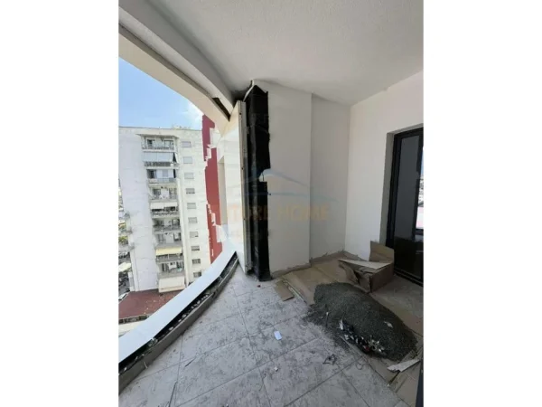 Tirane, shitet apartament 1+1+Ballkon Kati 10, 73 m² 159.000 € (Zogu i ZI)
