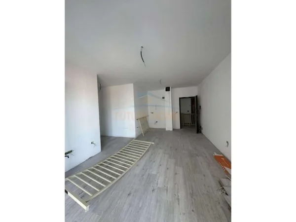 Tirane, shitet apartament 1+1+Ballkon Kati 10, 73 m² 159.000 € (Zogu i ZI)
