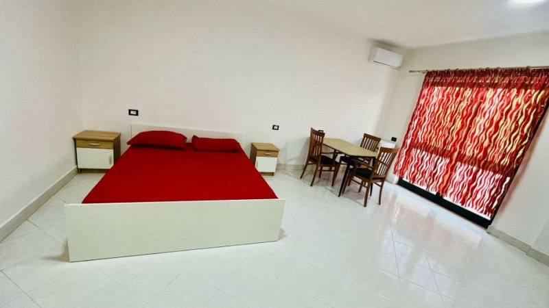 Tirane, jepet me qera garsonier 1+1 Kati 2, 35 m² (150 m posht Sanatoriumit, Vilat Amerikane)