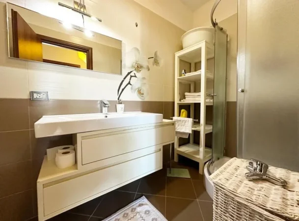 Tirane, shitet apartament 2+1 Kati 3, 88 m² 132.000 € (Tek Fabrika e Miellit)