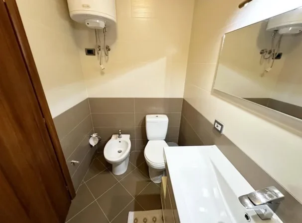 Tirane, shitet apartament 2+1 Kati 3, 88 m² 132.000 € (Tek Fabrika e Miellit)