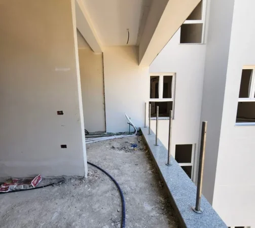 SHITET :✅️ ULTRA 🏘 Apartament 2+1+2wc & 2 Ballkone + Garderobë (📍Kompleksi Kika 3 ) 💫 - Komuna Parisit 120 m² Çmimi 312,000€ 🧭`