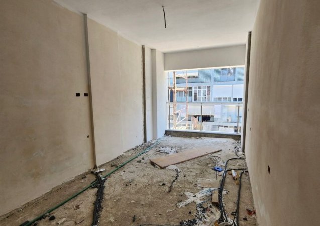 SHITET :✅️ ULTRA 🏘 Apartament 2+1+2wc & 2 Ballkone + Garderobë (📍Kompleksi Kika 3 ) 💫 - Komuna Parisit 120 m² Çmimi 330K. 🧭`